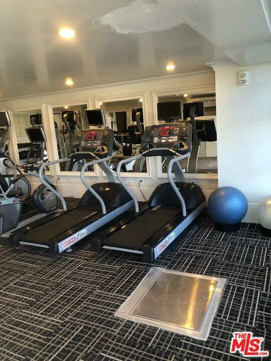 1645 Vine Street #301 Los Angeles, CA 90028