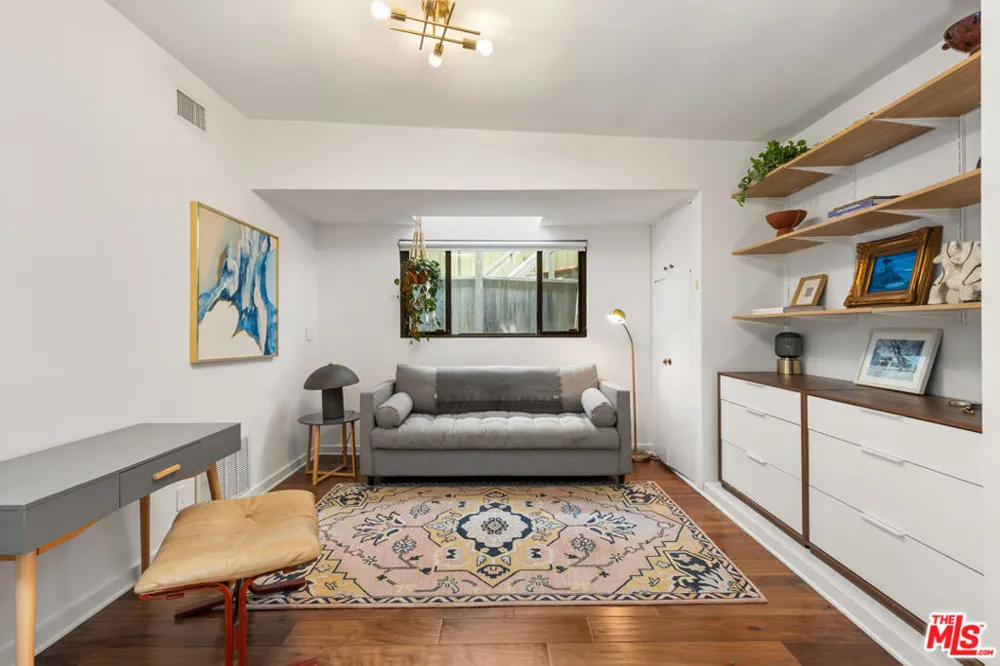 3744 Buena Park Drive Studio City, CA 91604