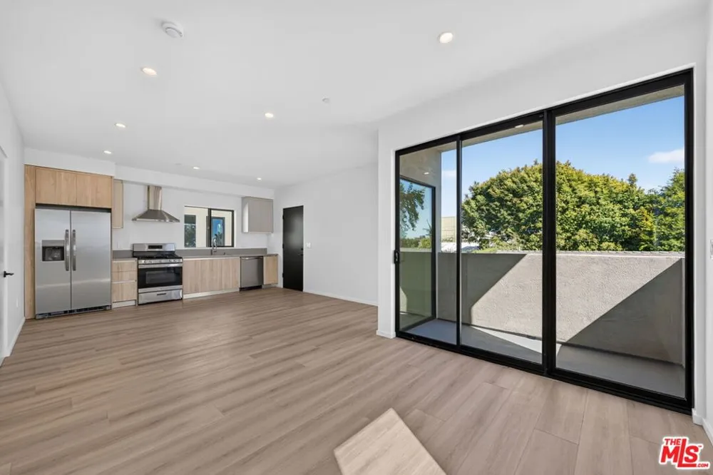 1853 12th Street #D Santa Monica, CA 90404