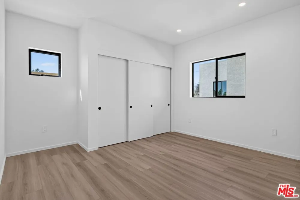 1853 12th Street #D Santa Monica, CA 90404