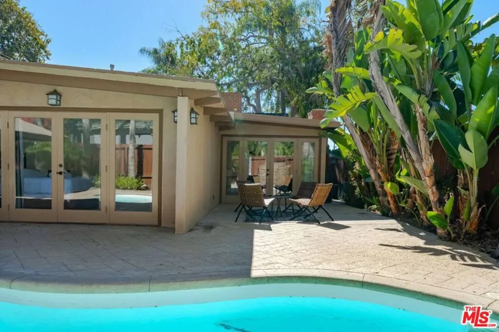 11331 Isleta Street Los Angeles, CA 90049