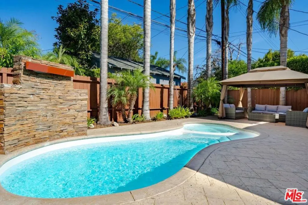 11331 Isleta Street Los Angeles, CA 90049