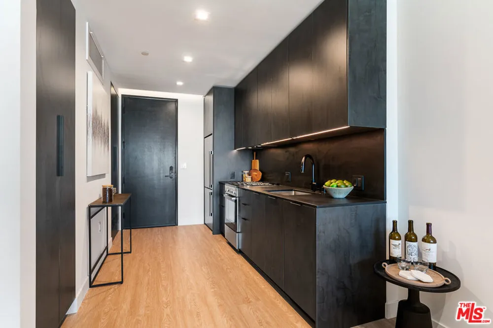 3688 Overland Avenue #408 Los Angeles, CA 90034