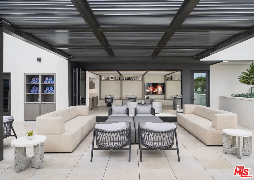 3688 Overland Avenue #520 Los Angeles, CA 90034
