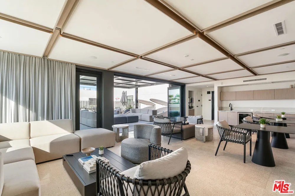 3688 Overland Avenue #520 Los Angeles, CA 90034