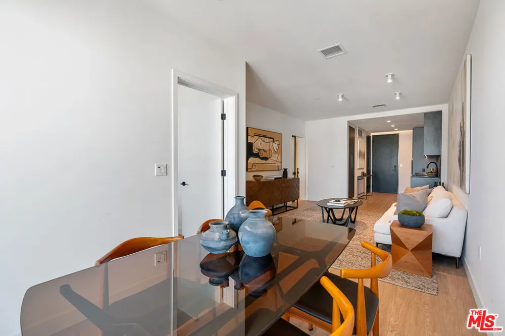 3688 Overland Avenue #520 Los Angeles, CA 90034