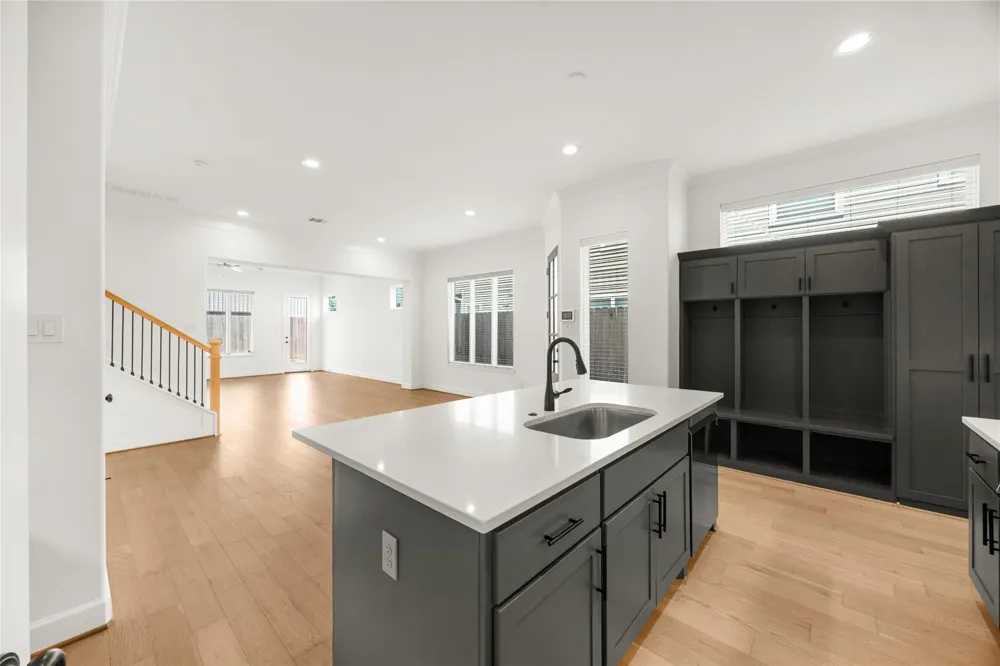 946 Judiway Street Houston, TX 77018