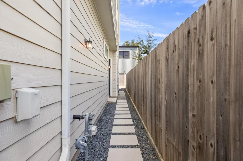 946 Judiway Street Houston, TX 77018