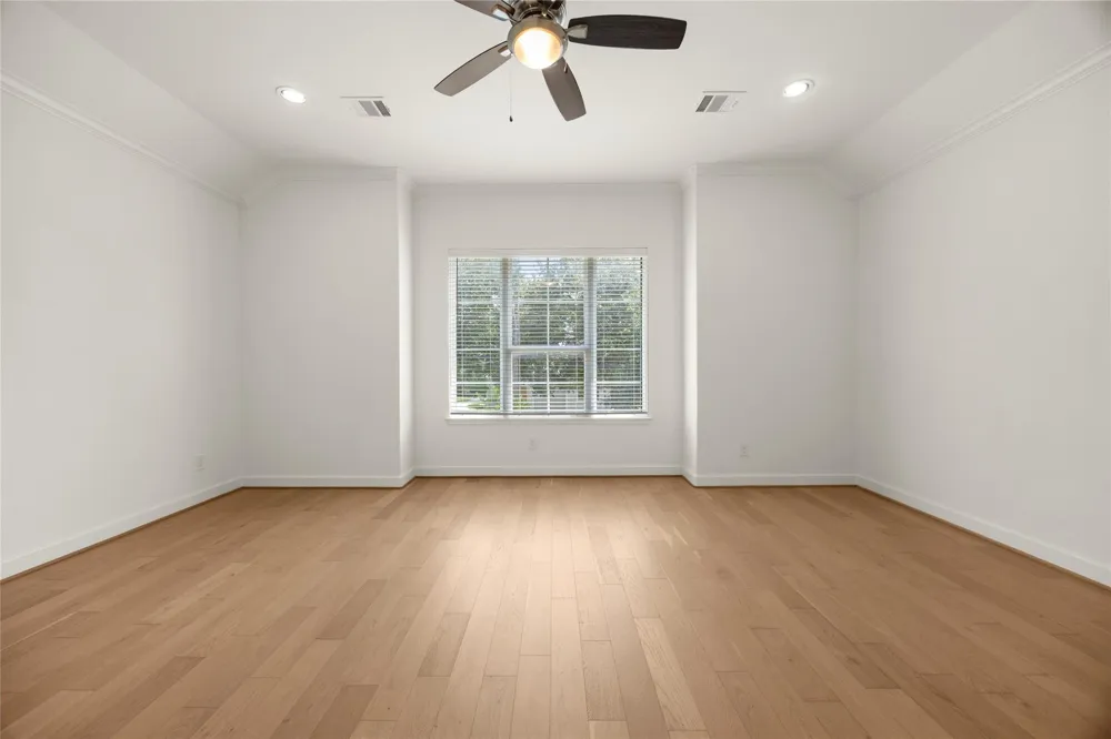946 Judiway Street Houston, TX 77018