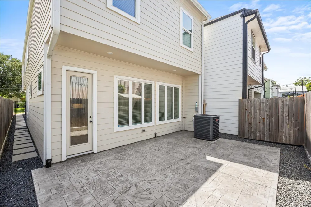 946 Judiway Street Houston, TX 77018