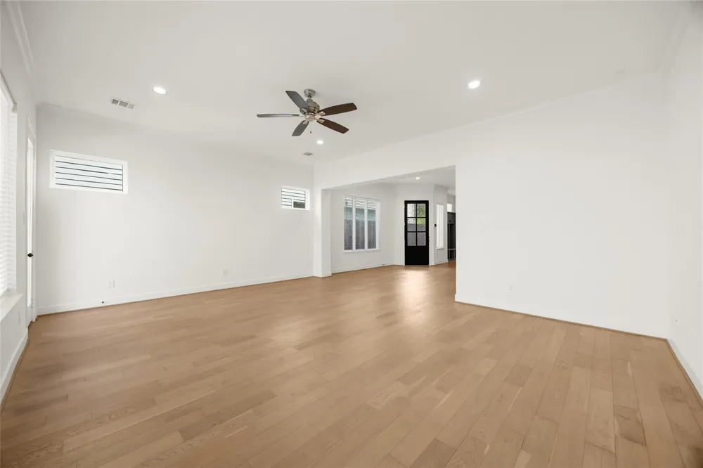 946 Judiway Street Houston, TX 77018