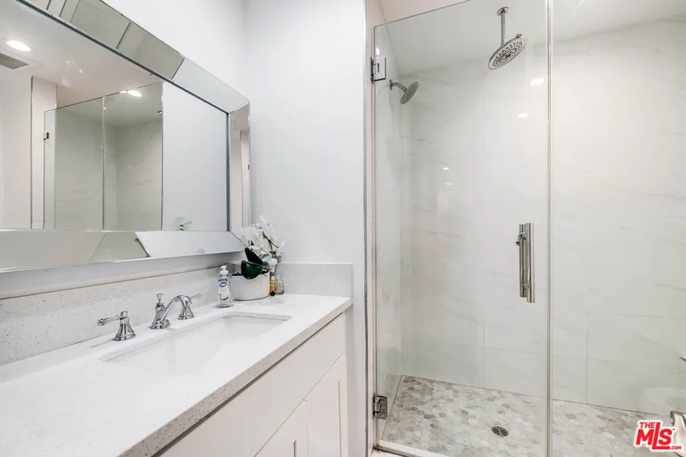 441 Oakhurst Drive #304 Beverly Hills, CA 90210