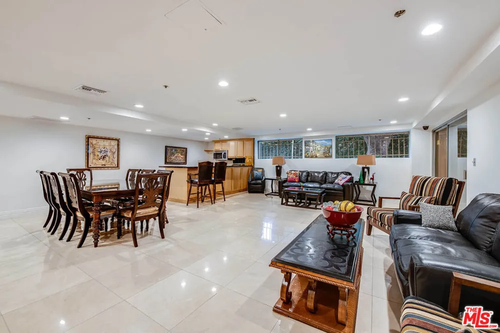 441 Oakhurst Drive #304 Beverly Hills, CA 90210