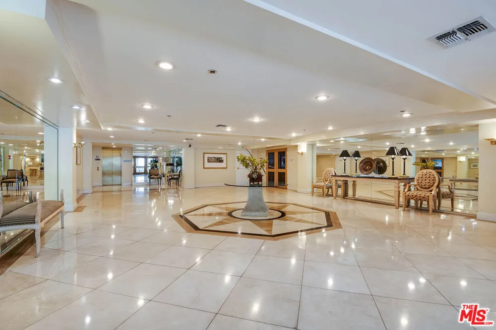441 Oakhurst Drive #304 Beverly Hills, CA 90210