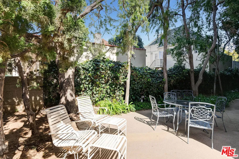 441 Oakhurst Drive #304 Beverly Hills, CA 90210