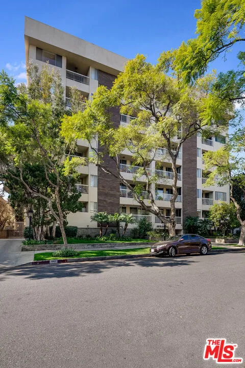 441 Oakhurst Drive #304 Beverly Hills, CA 90210