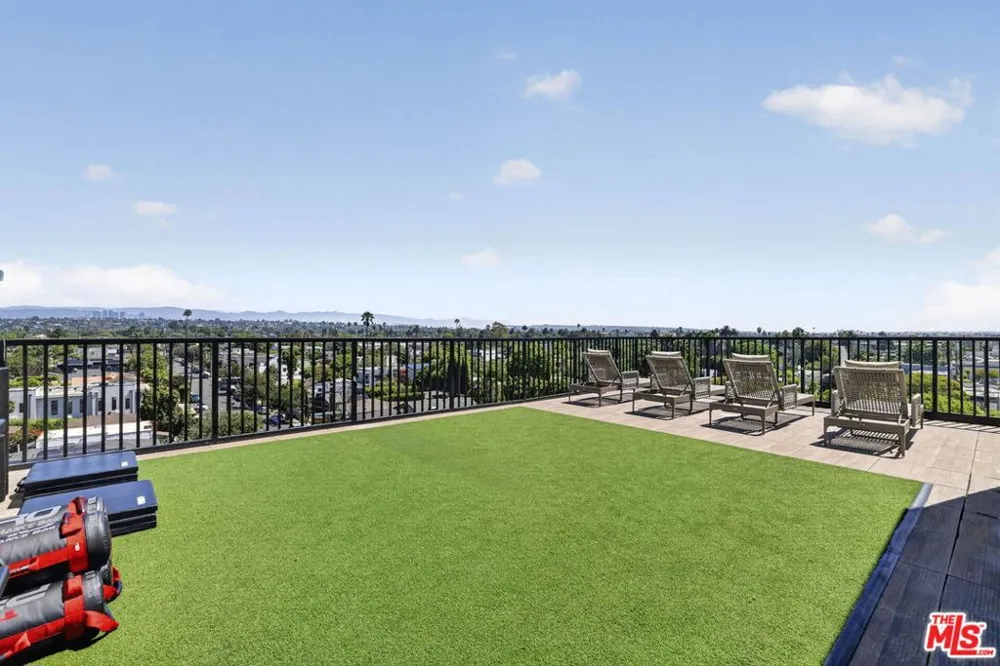1808 Lincoln Boulevard #312 Venice, CA 90291