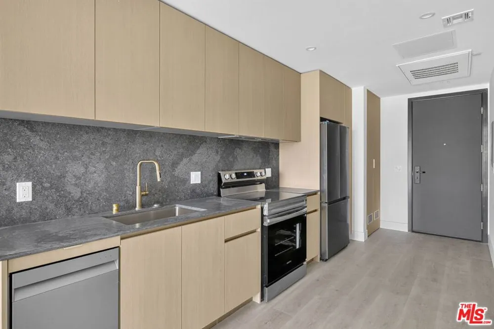 1808 Lincoln Boulevard #312 Venice, CA 90291