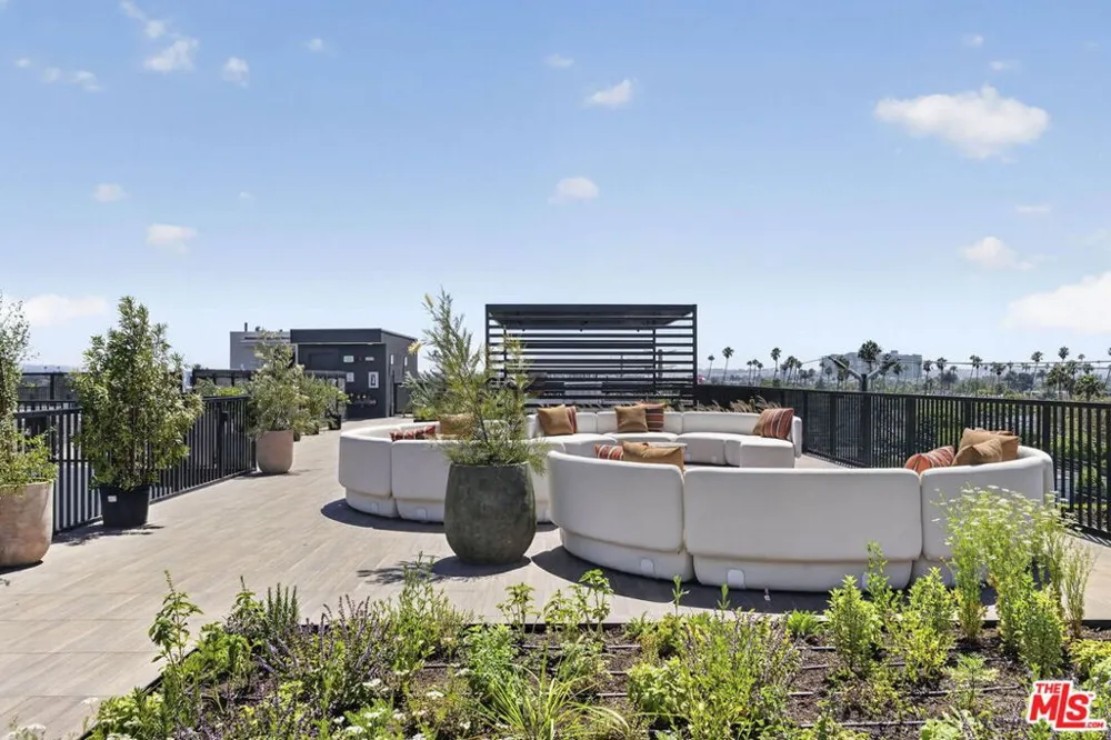1808 Lincoln Boulevard #312 Venice, CA 90291