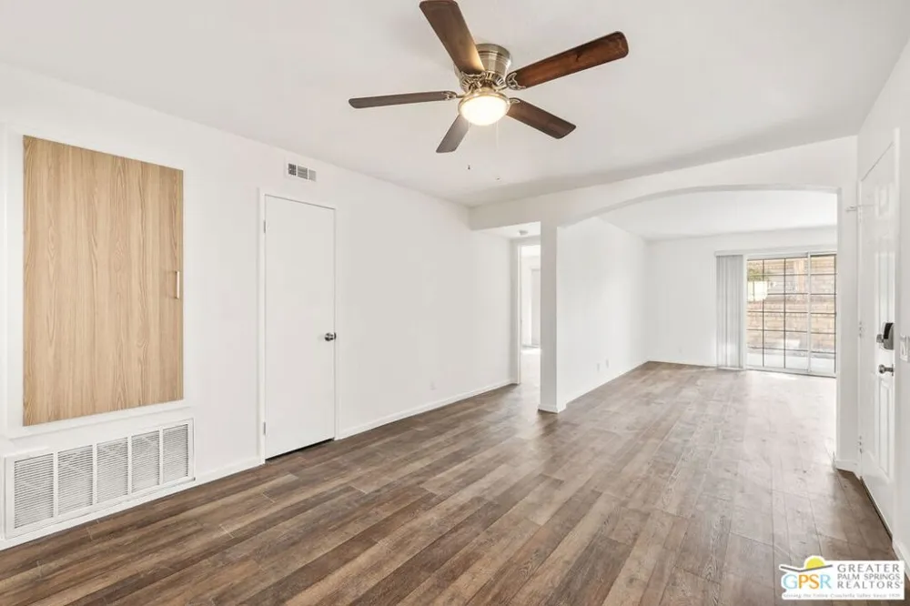 505 S Farrell Drive #D21 Palm Springs, CA 92264