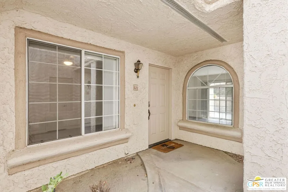 505 S Farrell Drive #D21 Palm Springs, CA 92264