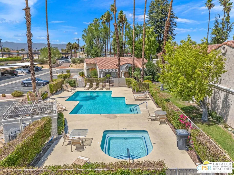 505 S Farrell Drive #D21 Palm Springs, CA 92264