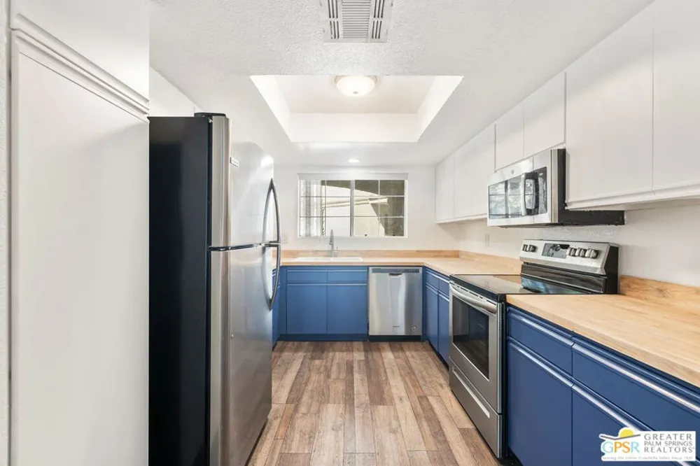 505 S Farrell Drive #D21 Palm Springs, CA 92264