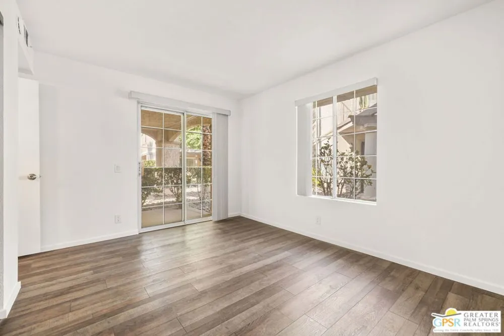 505 S Farrell Drive #D21 Palm Springs, CA 92264