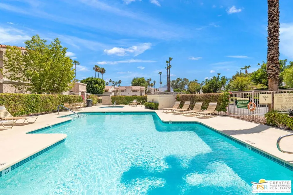 505 S Farrell Drive #D21 Palm Springs, CA 92264
