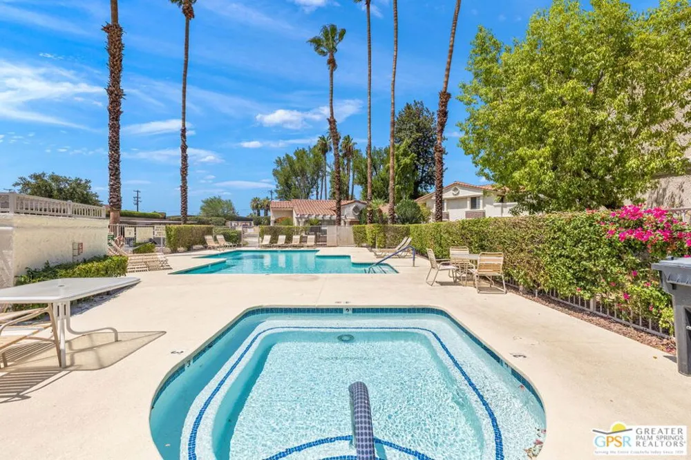 505 S Farrell Drive #D21 Palm Springs, CA 92264