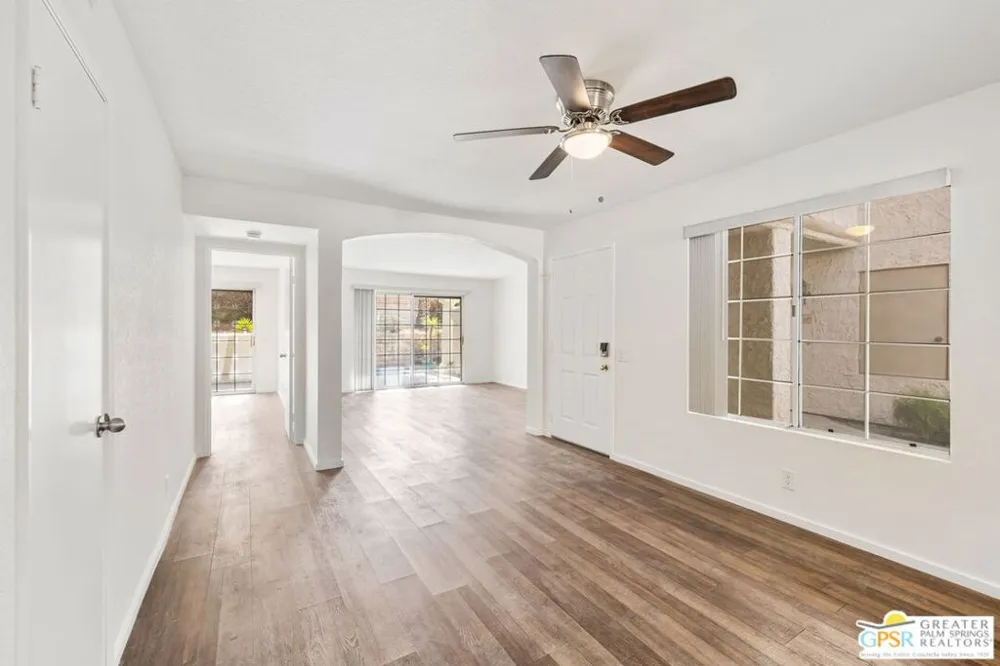505 S Farrell Drive #D21 Palm Springs, CA 92264