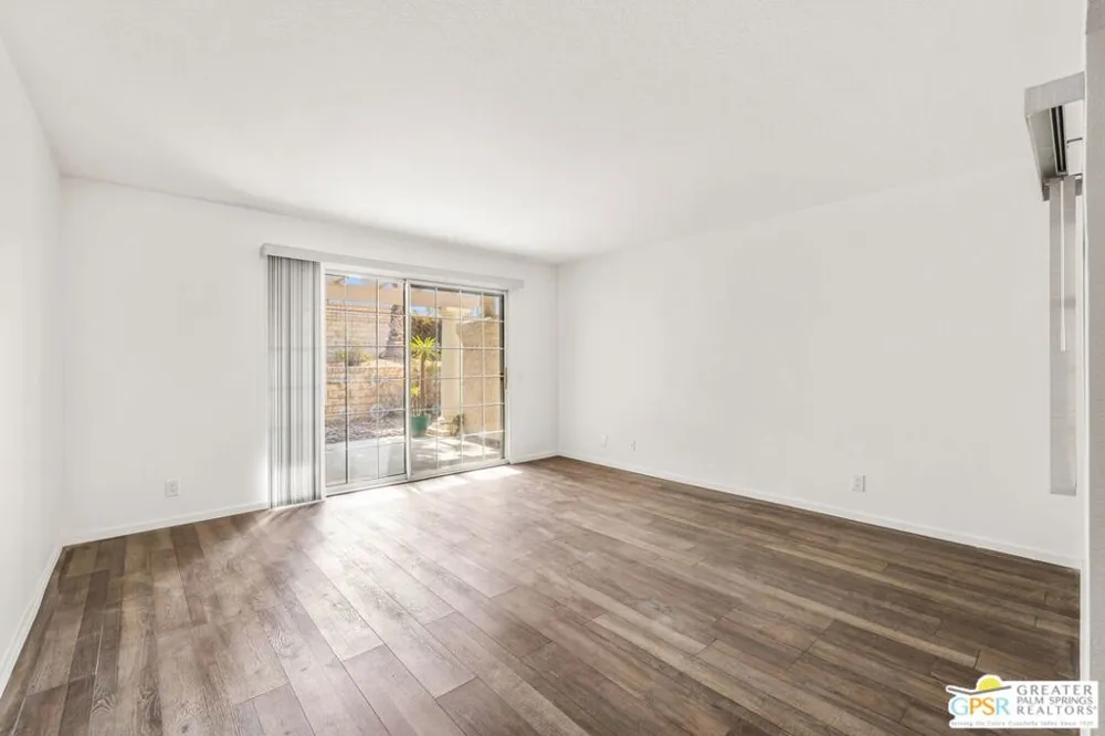 505 S Farrell Drive #D21 Palm Springs, CA 92264