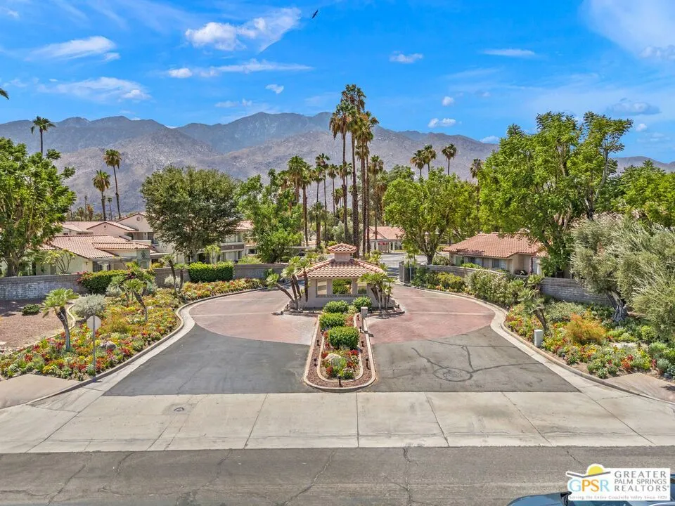 505 S Farrell Drive #D21 Palm Springs, CA 92264