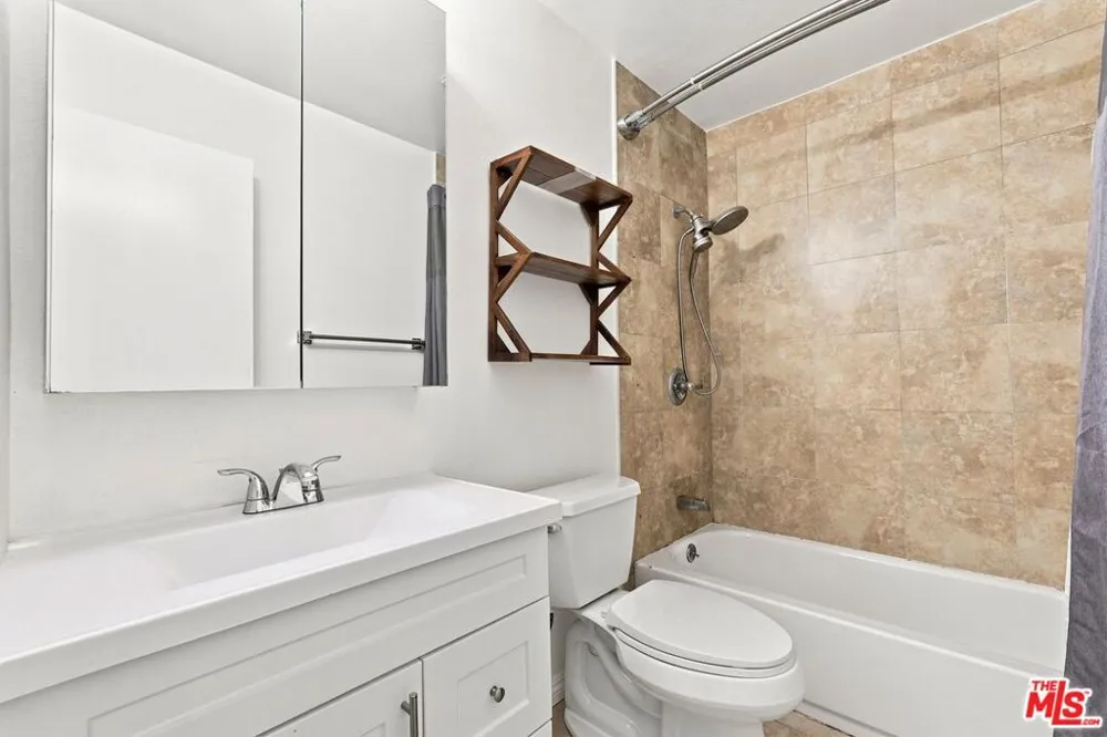 4812 Hollow Corner Road #151 Culver City, CA 90230