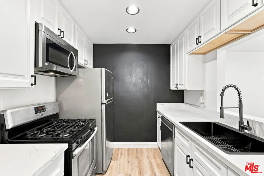 4812 Hollow Corner Road #151 Culver City, CA 90230