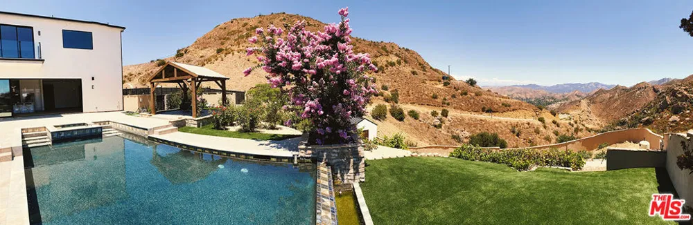 1700 Cadenhorn Drive Agoura Hills, CA 91301