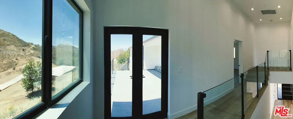 1700 Cadenhorn Drive Agoura Hills, CA 91301