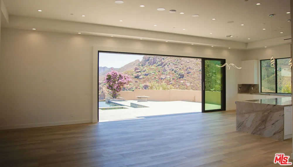 1700 Cadenhorn Drive Agoura Hills, CA 91301