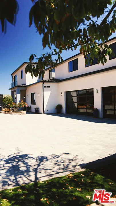 1700 Cadenhorn Drive Agoura Hills, CA 91301