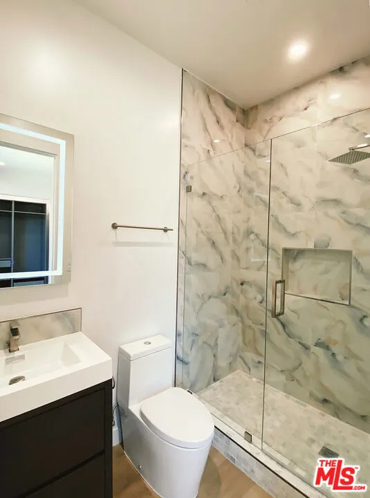 1700 Cadenhorn Drive Agoura Hills, CA 91301
