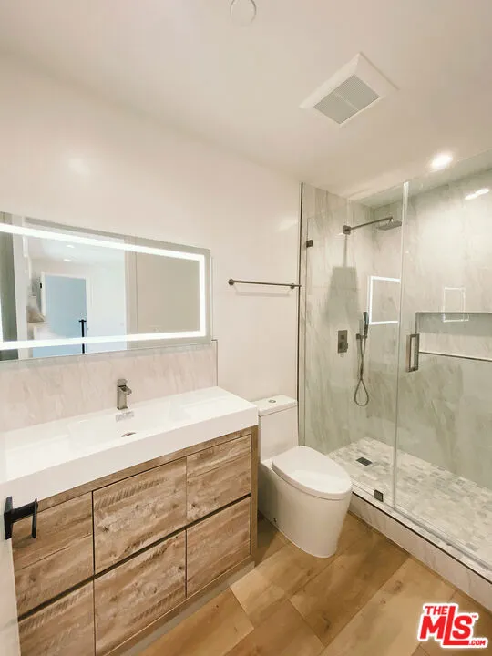 1700 Cadenhorn Drive Agoura Hills, CA 91301