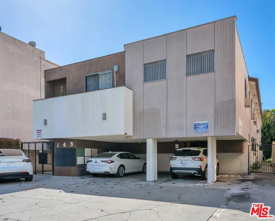 149 S Hayworth Avenue #4 Los Angeles, CA 90048