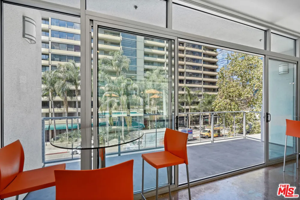 645 W 9th Street #731 Los Angeles, CA 90015