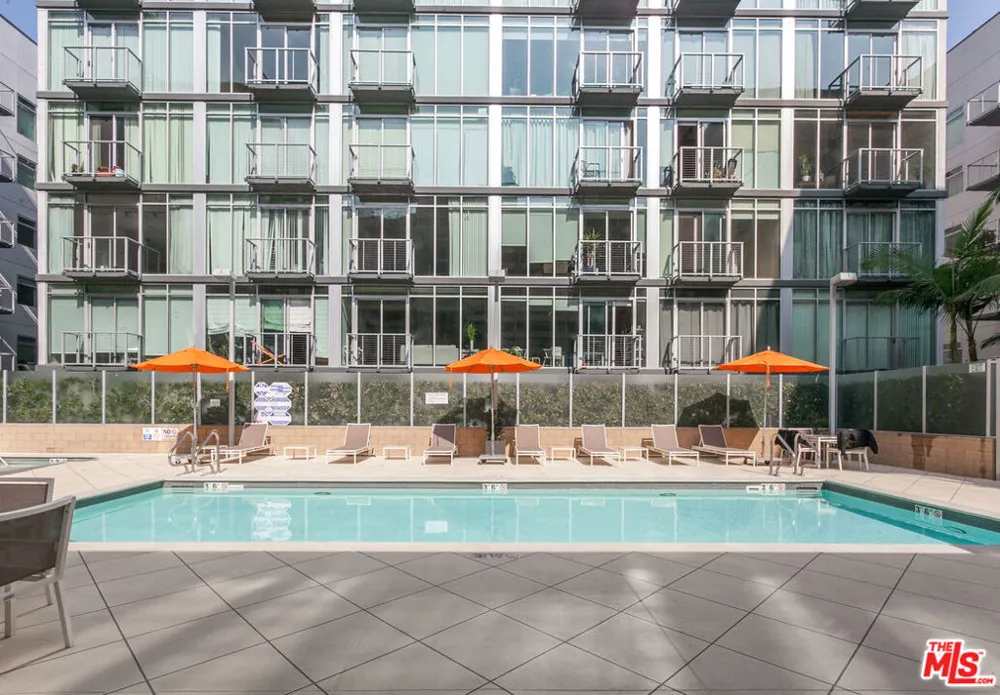 645 W 9th Street #731 Los Angeles, CA 90015