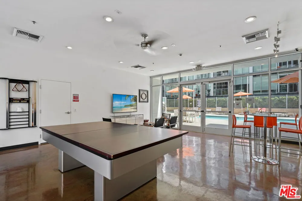 645 W 9th Street #731 Los Angeles, CA 90015