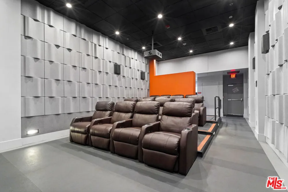 645 W 9th Street #731 Los Angeles, CA 90015