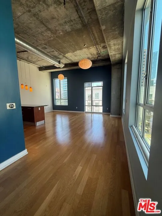 645 W 9th Street #731 Los Angeles, CA 90015