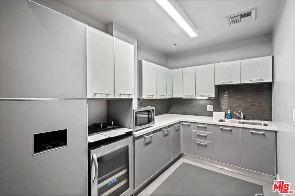 645 W 9th Street #731 Los Angeles, CA 90015