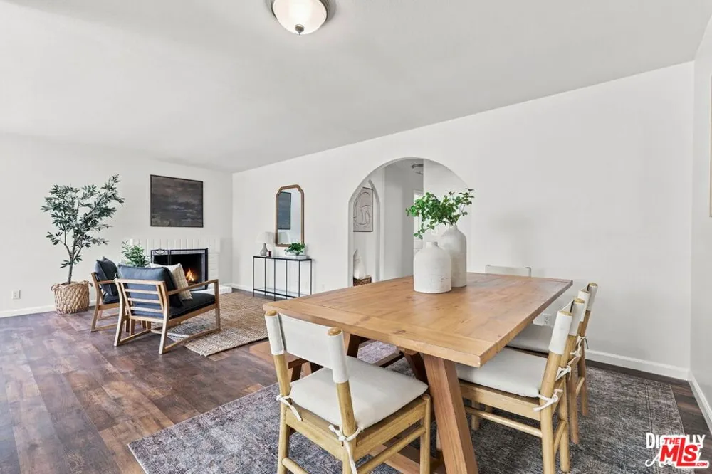 575 E Thomas Street Oak View, CA 93022