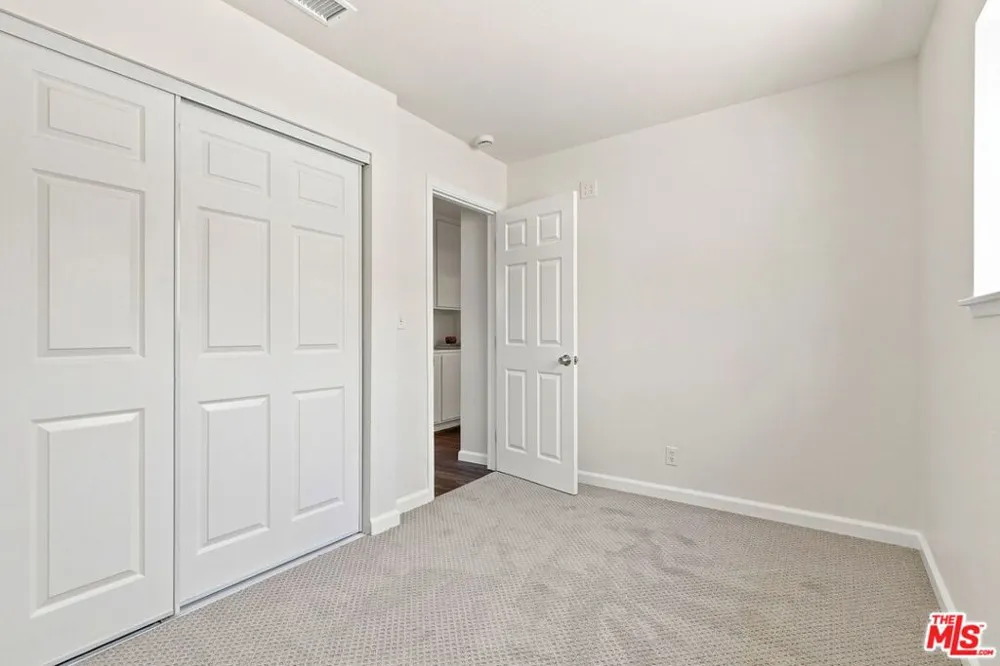 575 E Thomas Street Oak View, CA 93022